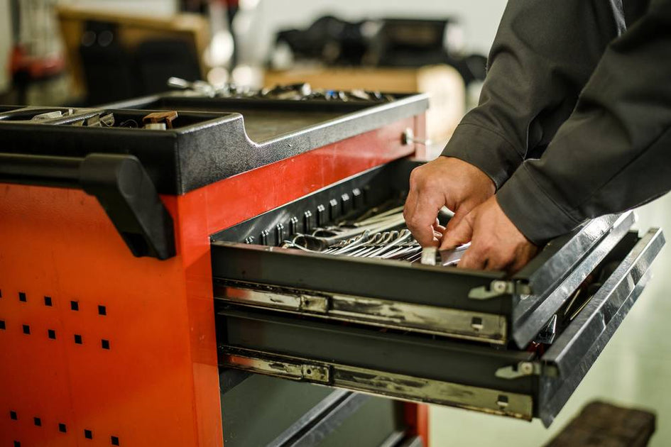 Toolbox vs Pegboard Tool Organization in Garage